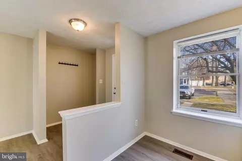 7946 Sutherland Ct, Pasadena, MD 21122 photo 12