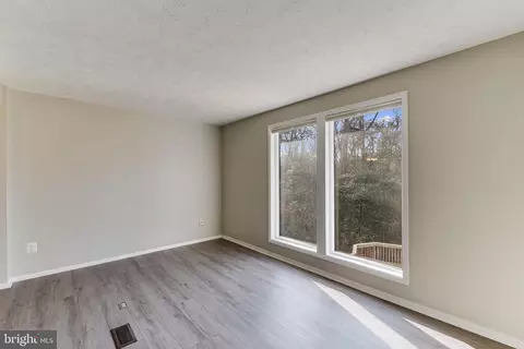 7946 Sutherland Ct, Pasadena, MD 21122 photo 17