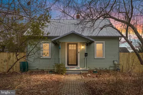 1213 Mckinley St, Annapolis, MD 21403