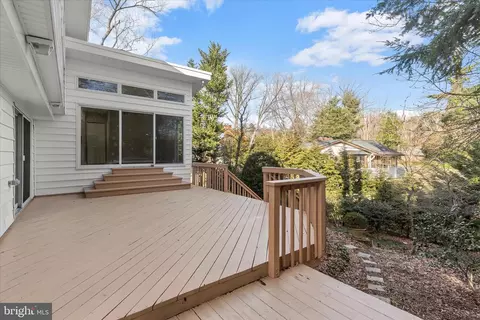 Exterior - 16 Wilelinor Dr, Edgewater, MD 21037 photo 2 of 9