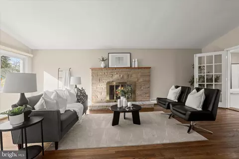 Living - 16 Wilelinor Dr, Edgewater, MD 21037 photo 4 of 9