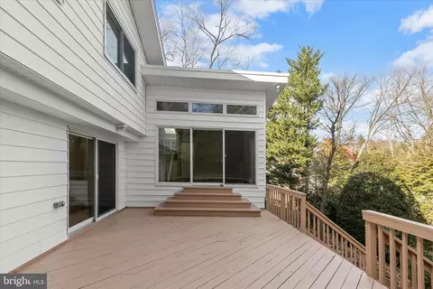 Exterior - 16 Wilelinor Dr, Edgewater, MD 21037 photo 5 of 9