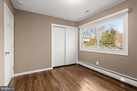 Bedroom - 16 Wilelinor Dr, Edgewater, MD 21037 photo 7 of 8