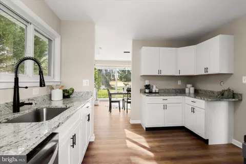 Kitchen - 16 Wilelinor Dr, Edgewater, MD 21037 photo 2 of 3