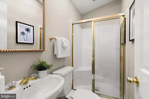 Bath - 16 Wilelinor Dr, Edgewater, MD 21037 photo 1 of 5