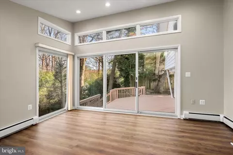 Living - 16 Wilelinor Dr, Edgewater, MD 21037 photo 9 of 9