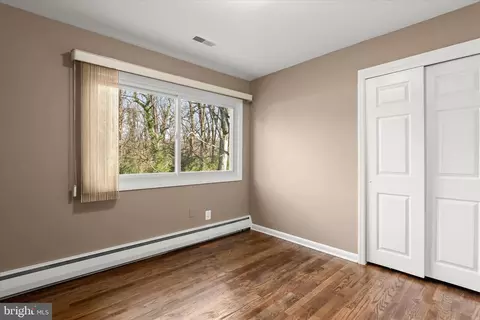 Bedroom - 16 Wilelinor Dr, Edgewater, MD 21037 photo 4 of 8