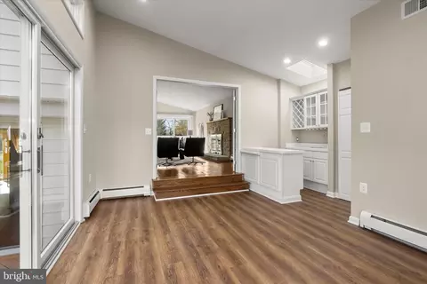 Entry Way - 16 Wilelinor Dr, Edgewater, MD 21037 photo 2 of 2