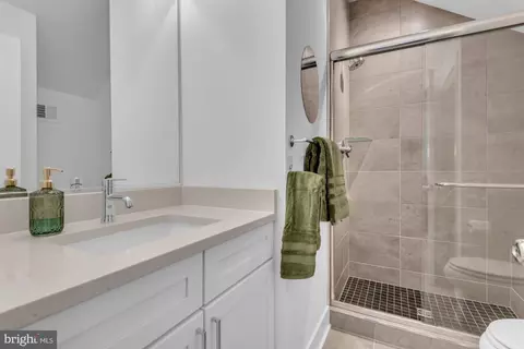Bath - 288 Alluvium Dr, Laurel, MD 20724 photo 4 of 4