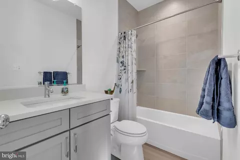 Bath - 288 Alluvium Dr, Laurel, MD 20724 photo 2 of 4