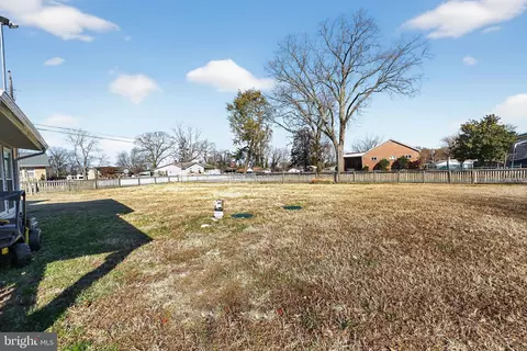 Exterior - 7819 Bertha Rd, Pasadena, MD 21122 photo 5 of 9
