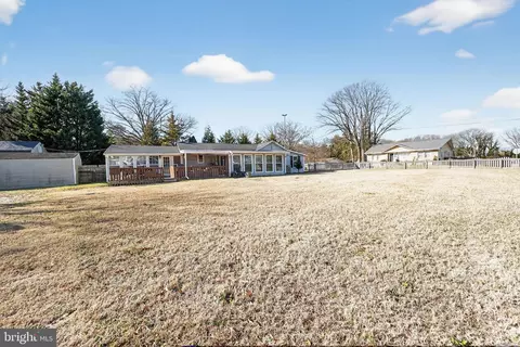 Exterior - 7819 Bertha Rd, Pasadena, MD 21122 photo 6 of 9