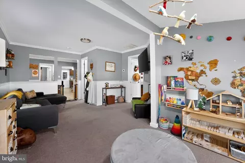 Entry Way - 7819 Bertha Rd, Pasadena, MD 21122 photo 5 of 8