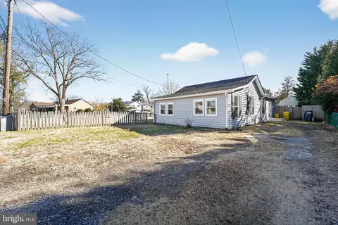 Exterior - 7819 Bertha Rd, Pasadena, MD 21122 photo 2 of 9