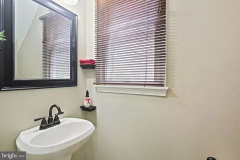 Entry Way - 1617 Midland Rd, Edgewater, MD 21037 photo 1 of 1