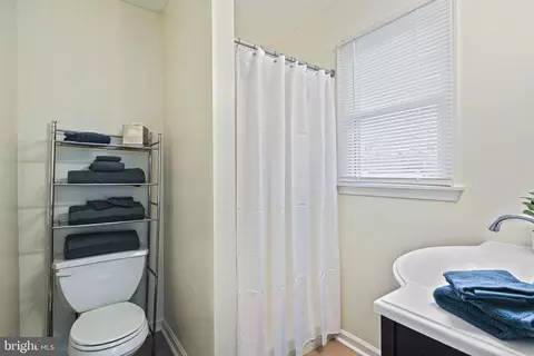 Bath - 1617 Midland Rd, Edgewater, MD 21037 photo 1 of 2