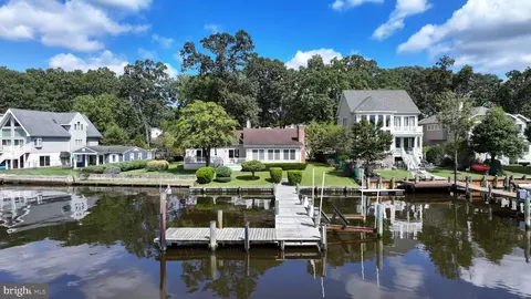 352 Riverside Dr, Pasadena, MD 21122
