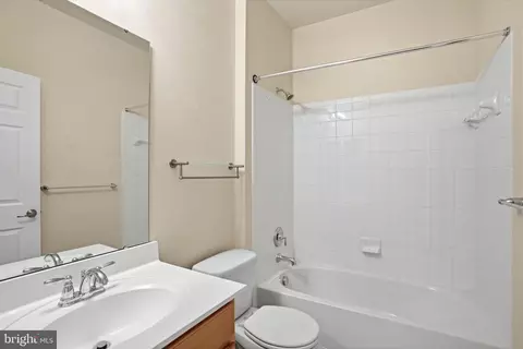 Bath - 3029 Solstice Ln, Annapolis, MD 21401 photo 2 of 2