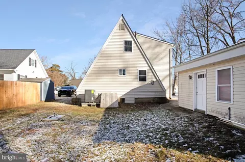 Exterior - 1660 Bay Ridge Rd, Edgewater, MD 21037 photo 3 of 7