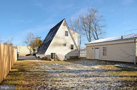Exterior - 1660 Bay Ridge Rd, Edgewater, MD 21037 photo 4 of 7