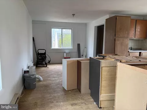 Entry Way - 1660 Bay Ridge Rd, Edgewater, MD 21037 photo 6 of 6