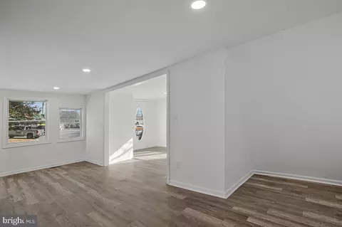 Living - 1660 Bay Ridge Rd, Edgewater, MD 21037 photo 1 of 1