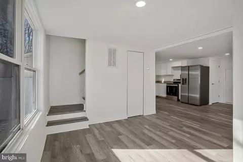 Entry Way - 1660 Bay Ridge Rd, Edgewater, MD 21037 photo 1 of 6