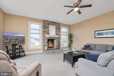 Living - 3744 Parke Dr, Edgewater, MD 21037 photo 2 of 3