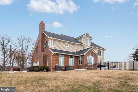 Exterior - 3744 Parke Dr, Edgewater, MD 21037 photo 5 of 11