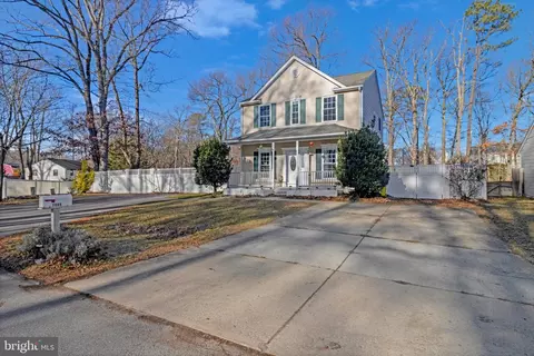 7995 Stone Haven Dr, Glen Burnie, MD 21060