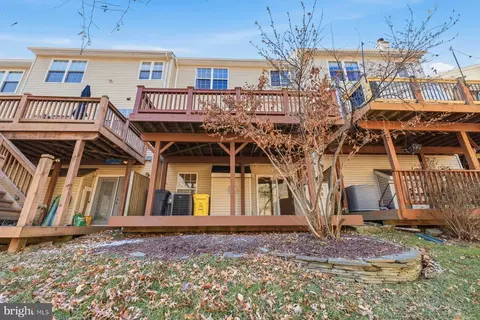 Exterior - 2640 Streamview Dr, Odenton, MD 21113 photo 4 of 12