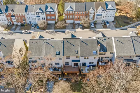 View/Area - 2640 Streamview Dr, Odenton, MD 21113 photo 2 of 11
