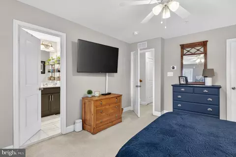 Bedroom - 1608 Belle Dr, Annapolis, MD 21401 photo 3 of 10