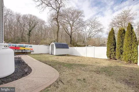 Exterior - 3325 Cedar Dr, Edgewater, MD 21037 photo 7 of 7