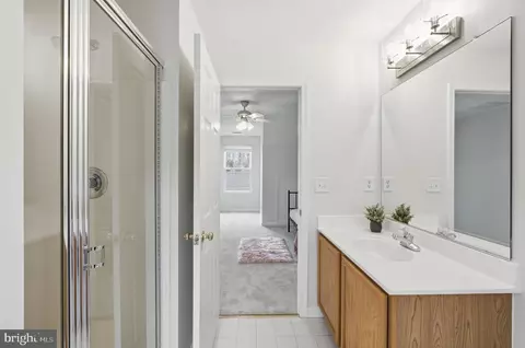 Entry Way - 807 Eastern Point Rd, Annapolis, MD 21401 photo 1 of 3