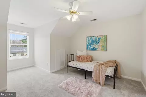 Bedroom - 807 Eastern Point Rd, Annapolis, MD 21401 photo 4 of 9