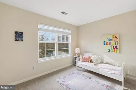 Bedroom - 807 Eastern Point Rd, Annapolis, MD 21401 photo 6 of 9