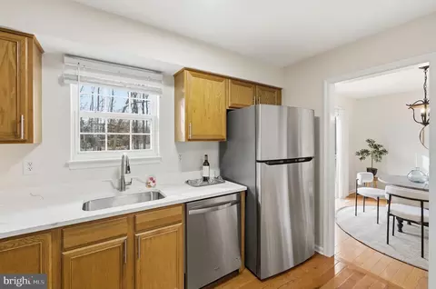 Kitchen - 807 Eastern Point Rd, Annapolis, MD 21401 photo 5 of 5