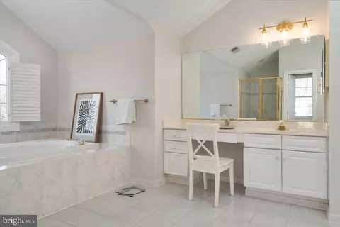 Bath - 304 Gatsby Pl, Edgewater, MD 21037 photo 4 of 8