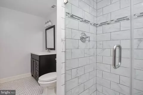 Bath - 304 Gatsby Pl, Edgewater, MD 21037 photo 8 of 8