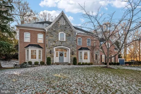 Exterior - 304 Gatsby Pl, Edgewater, MD 21037 photo 3 of 14