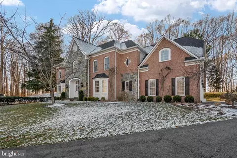 Exterior - 304 Gatsby Pl, Edgewater, MD 21037 photo 4 of 14