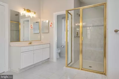 Bath - 304 Gatsby Pl, Edgewater, MD 21037 photo 3 of 8