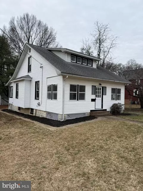 205 Wicklow Rd, Glen Burnie, MD 21061
