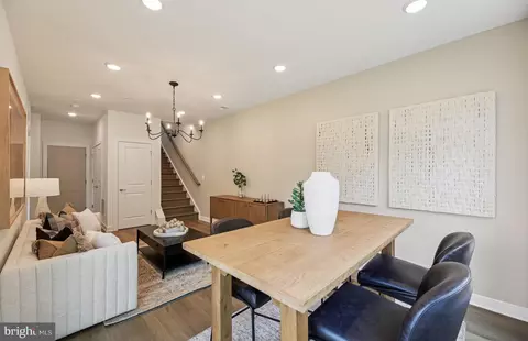 1122 Crested Wood Dr, Laurel, MD 20724 photo 2