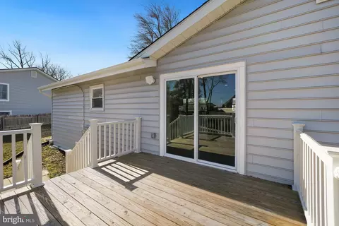Exterior - 1546 Ridgely Dr, Edgewater, MD 21037 photo 7 of 11