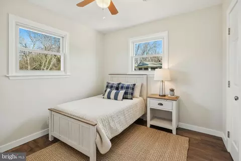 Bedroom - 1546 Ridgely Dr, Edgewater, MD 21037 photo 3 of 7