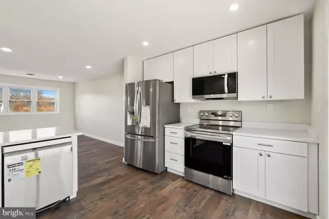 Kitchen - 1546 Ridgely Dr, Edgewater, MD 21037 photo 4 of 5