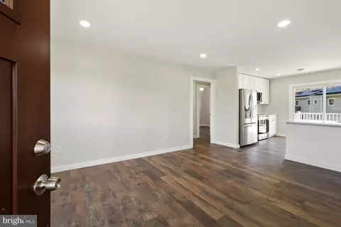 Entry Way - 1546 Ridgely Dr, Edgewater, MD 21037 photo 1 of 3