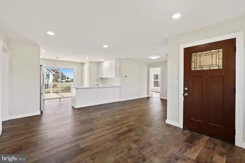 Entry Way - 1546 Ridgely Dr, Edgewater, MD 21037 photo 2 of 3